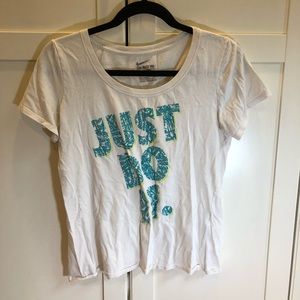 Athletic Cut White Nike Tee Size Medium